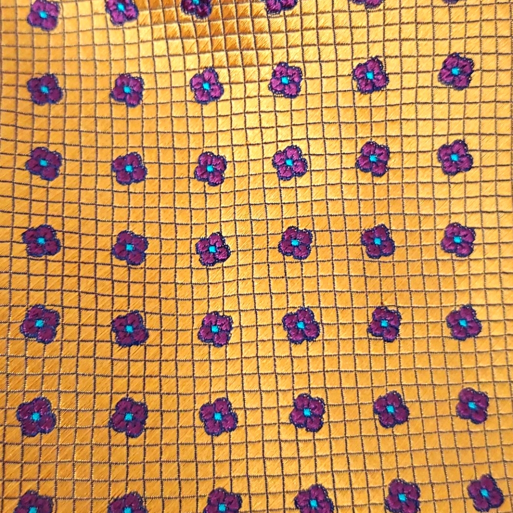 Geoff Nicholson silk made in Italy tie